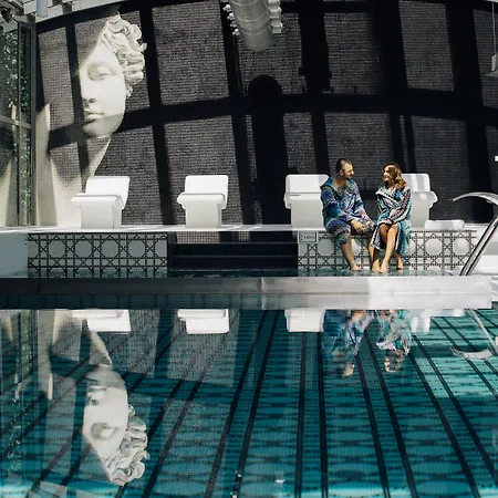 Park & 5* Poznań